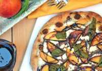 Neparasts kulinārijas šedevrs  – pica ar.. persikiem!